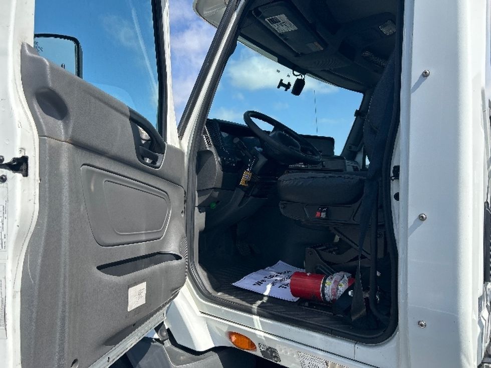 Day Cab Tractor-Heavy Duty Tractors-International-2020-RH613-Torrance-CA-229,986\n\t\tmiles-$ 35,250 - Image 9