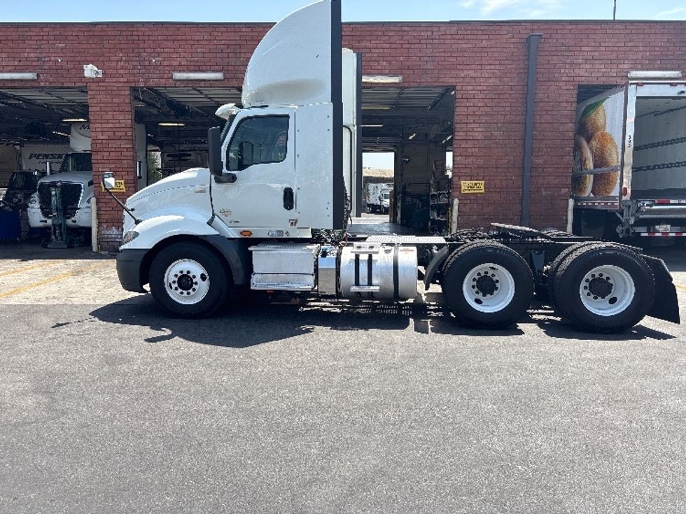 Day Cab Tractor-Heavy Duty Tractors-International-2020-RH613-Torrance-CA-255,405\n\t\tmiles-$ 32,000 - Image 4
