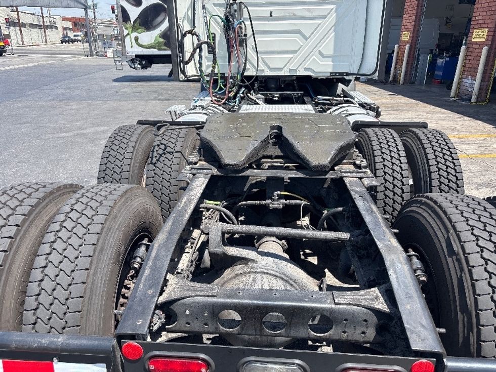 Day Cab Tractor-Heavy Duty Tractors-International-2020-RH613-Torrance-CA-255,405\n\t\tmiles-$ 32,000 - Image 6