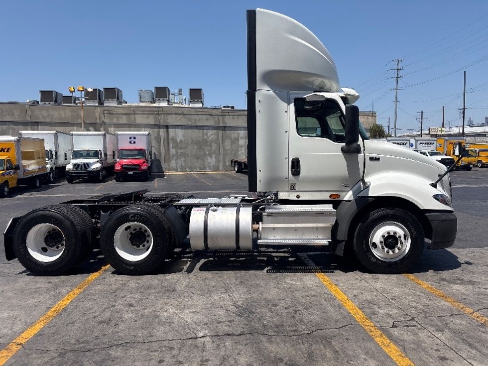 Day Cab Tractor-Heavy Duty Tractors-International-2020-RH613-Torrance-CA-255,405\n\t\tmiles-$ 32,000 - Image 8