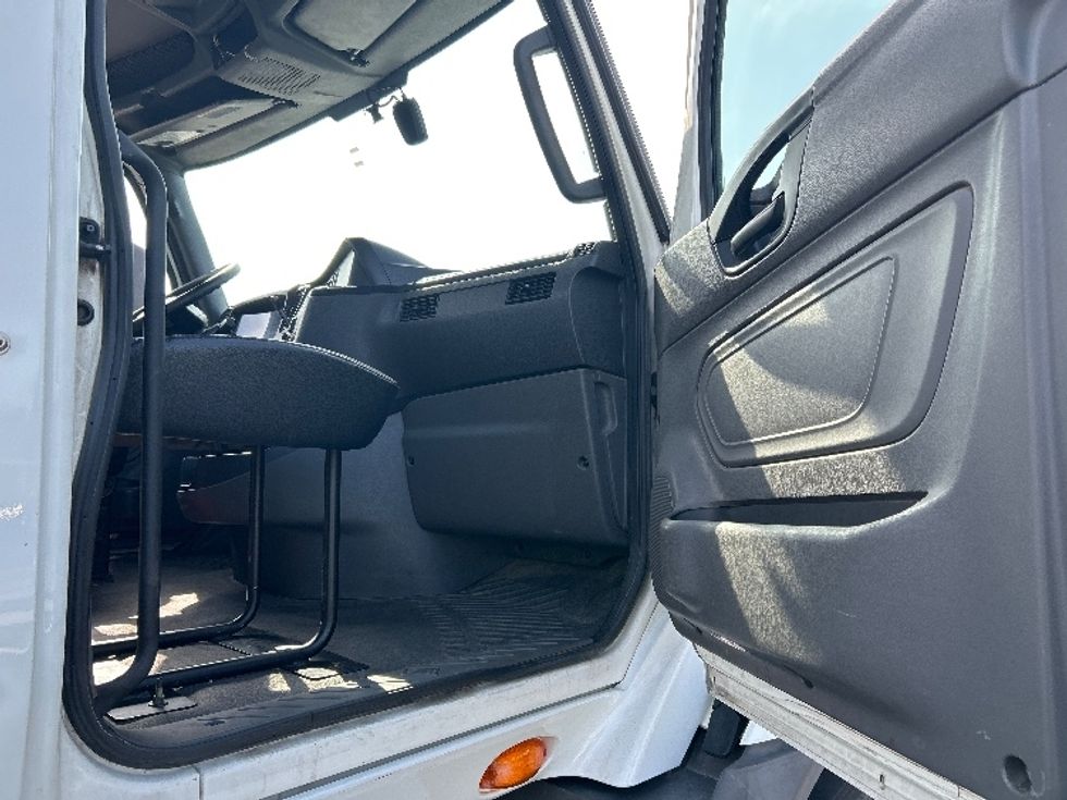 Day Cab Tractor-Heavy Duty Tractors-International-2020-RH613-Torrance-CA-275,647\n\t\tmiles-$ 21,500 - Image 12