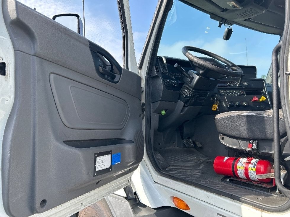 Day Cab Tractor-Heavy Duty Tractors-International-2020-RH613-Torrance-CA-275,647\n\t\tmiles-$ 21,500 - Image 9