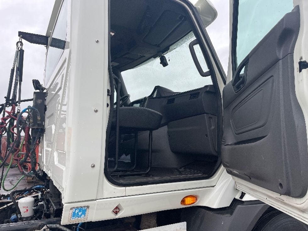 Day Cab Tractor-Heavy Duty Tractors-International-2020-RH613-Warren-MI-334,966\n\t\tmiles-$ 28,250 - Image 12