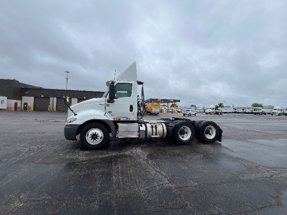 Day Cab Tractor-Heavy Duty Tractors-International-2020-RH613-Warren-MI-334,966\n\t\tmiles-$ 28,250 - Image 4