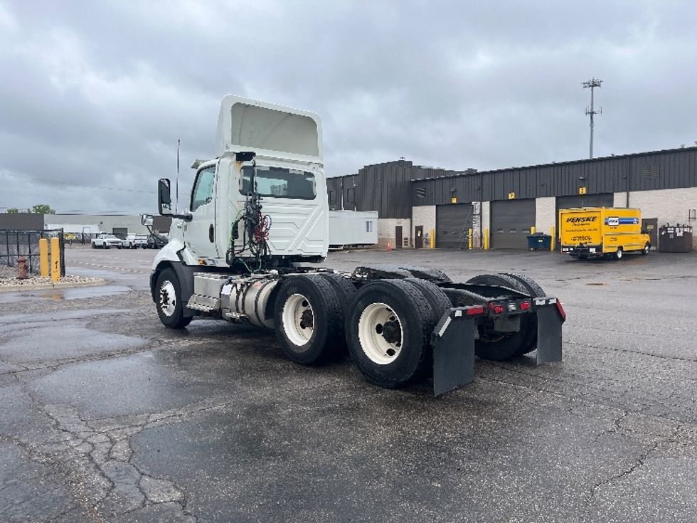 Day Cab Tractor-Heavy Duty Tractors-International-2020-RH613-Warren-MI-334,966\n\t\tmiles-$ 28,250 - Image 5