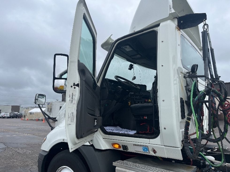 Day Cab Tractor-Heavy Duty Tractors-International-2020-RH613-Warren-MI-334,966\n\t\tmiles-$ 28,250 - Image 9