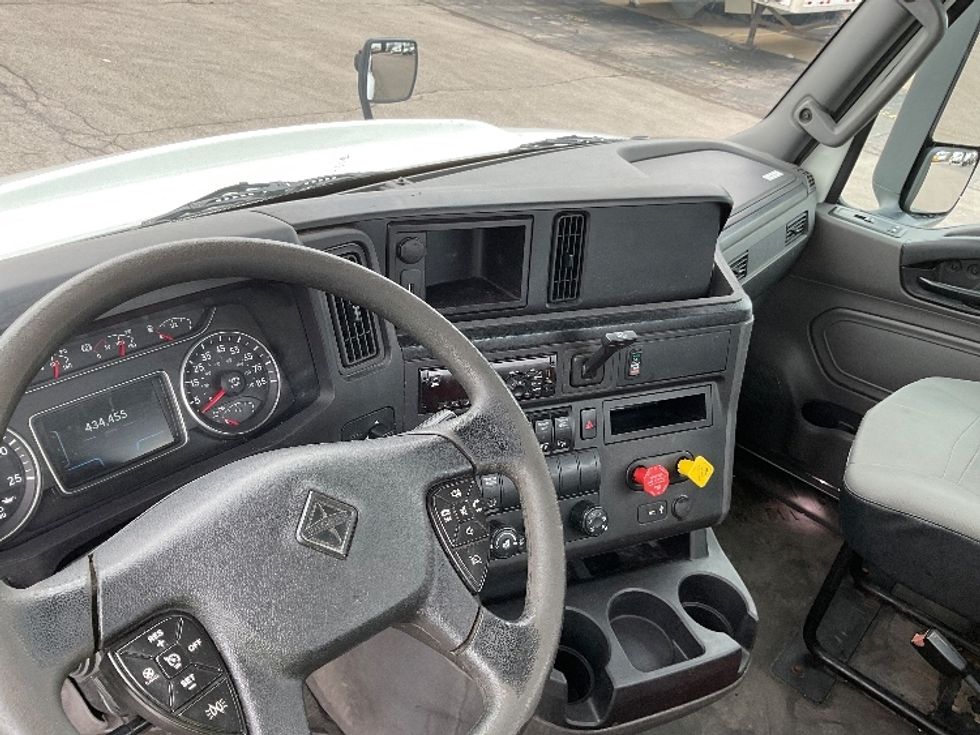 Day Cab Tractor-Heavy Duty Tractors-International-2020-RH613-Warren-MI-434,371\n\t\tmiles-$ 26,250 - Image 10