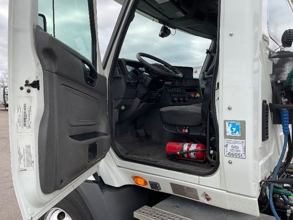 Day Cab Tractor-Heavy Duty Tractors-International-2020-RH613-Warren-MI-434,371\n\t\tmiles-$ 26,250 - Image 9