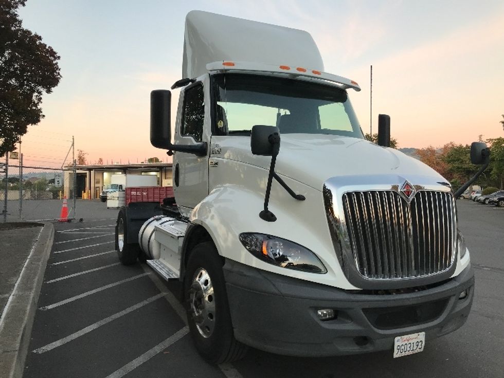 Day Cab Tractor-Heavy Duty Tractors-International-2020-RH613-West Sacramento-CA-226,500\n\t\tmiles-$ 26,500 - Image 1