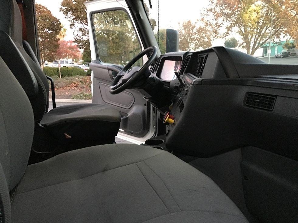 Day Cab Tractor-Heavy Duty Tractors-International-2020-RH613-West Sacramento-CA-226,500\n\t\tmiles-$ 26,500 - Image 14