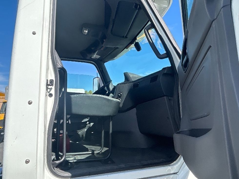 Day Cab Tractor-Heavy Duty Tractors-International-2020-RH613-West Sacramento-CA-291,733\n\t\tmiles-$ 22,500 - Image 11