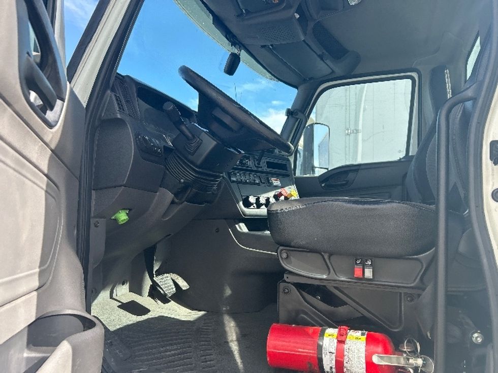 Day Cab Tractor-Heavy Duty Tractors-International-2020-RH613-West Sacramento-CA-291,733\n\t\tmiles-$ 22,500 - Image 8