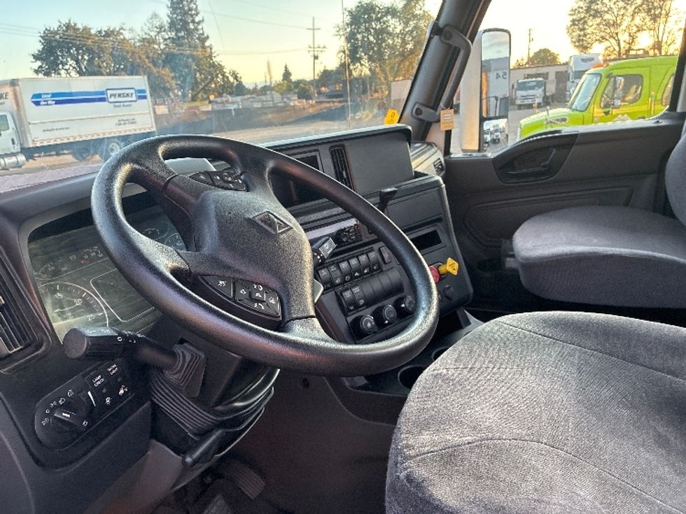 Day Cab Tractor-Heavy Duty Tractors-International-2020-RH613-West Sacramento-CA-298,521\n\t\tmiles-$ 32,000 - Image 10