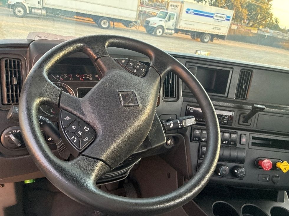 Day Cab Tractor-Heavy Duty Tractors-International-2020-RH613-West Sacramento-CA-298,521\n\t\tmiles-$ 32,000 - Image 11