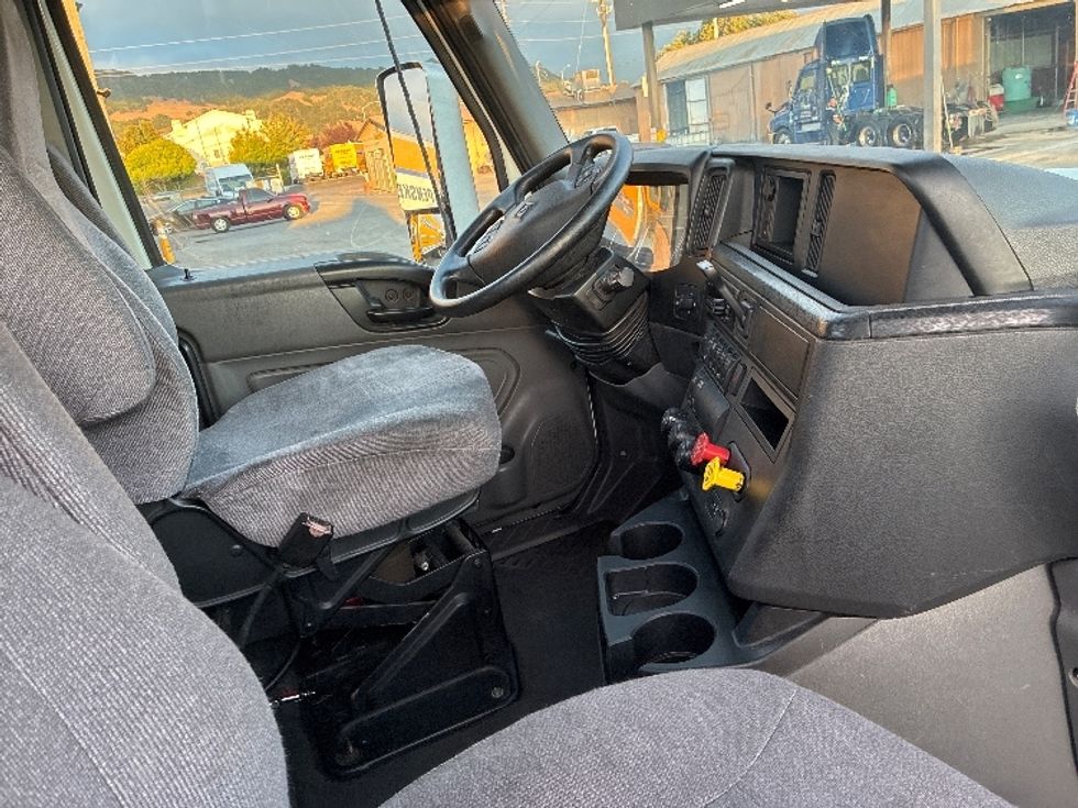 Day Cab Tractor-Heavy Duty Tractors-International-2020-RH613-West Sacramento-CA-298,521\n\t\tmiles-$ 32,000 - Image 14