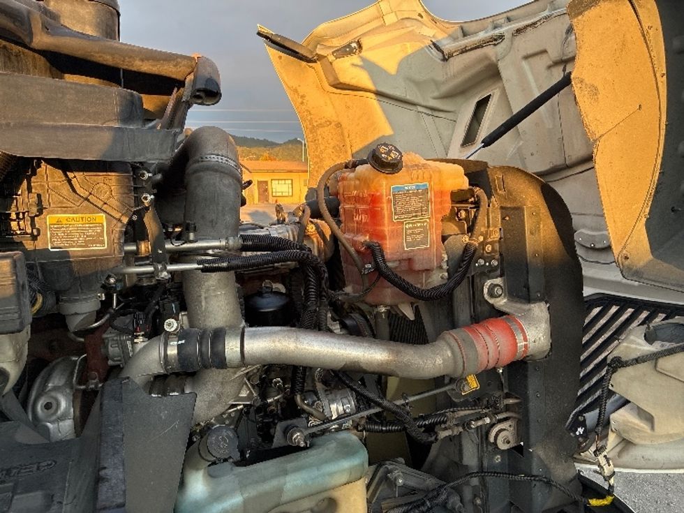 Day Cab Tractor-Heavy Duty Tractors-International-2020-RH613-West Sacramento-CA-298,521\n\t\tmiles-$ 32,000 - Image 15