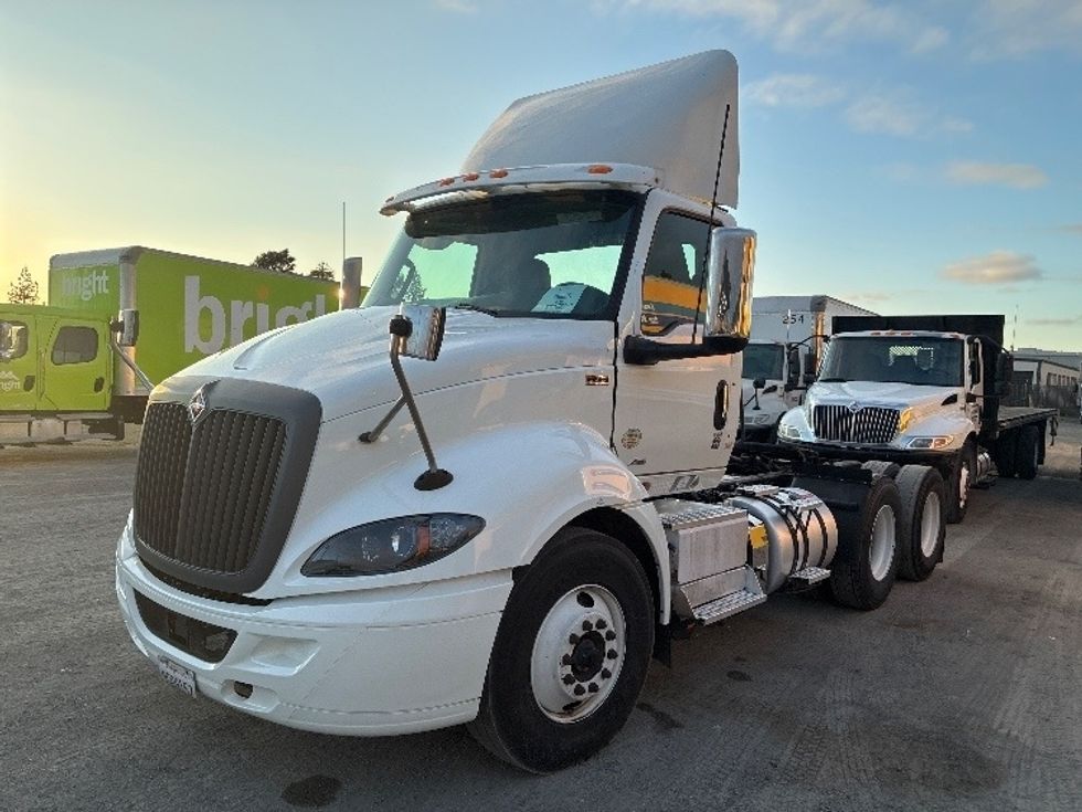 Day Cab Tractor-Heavy Duty Tractors-International-2020-RH613-West Sacramento-CA-298,521\n\t\tmiles-$ 32,000 - Image 3