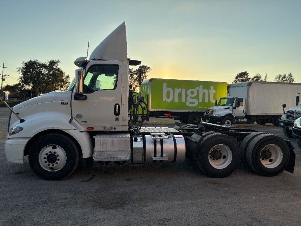 Day Cab Tractor-Heavy Duty Tractors-International-2020-RH613-West Sacramento-CA-298,521\n\t\tmiles-$ 32,000 - Image 4