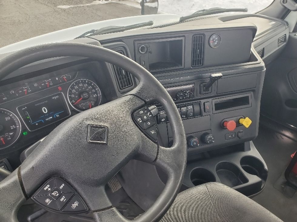 Day Cab Tractor-Heavy Duty Tractors-International-2020-RH613-White Deer-PA-104,559\n\t\tmiles-$ 17,250 - Image 10