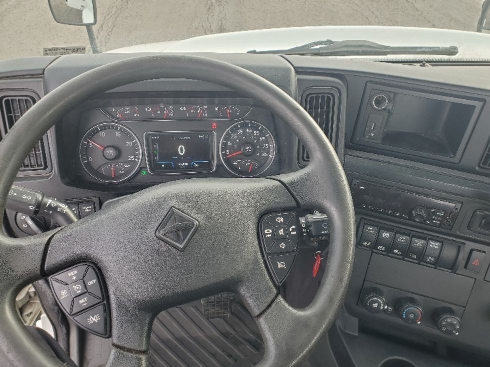 Day Cab Tractor-Heavy Duty Tractors-International-2020-RH613-White Deer-PA-104,559\n\t\tmiles-$ 17,250 - Image 11