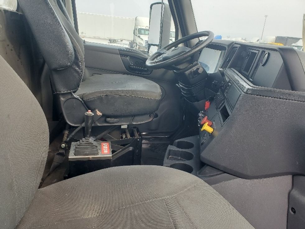 Day Cab Tractor-Heavy Duty Tractors-International-2020-RH613-White Deer-PA-104,559\n\t\tmiles-$ 17,250 - Image 14