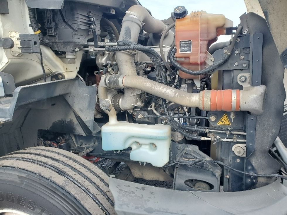 Day Cab Tractor-Heavy Duty Tractors-International-2020-RH613-White Deer-PA-104,559\n\t\tmiles-$ 17,250 - Image 15