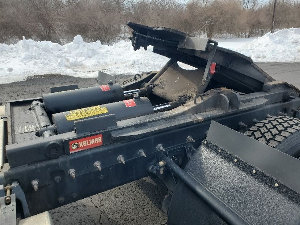 Day Cab Tractor-Heavy Duty Tractors-International-2020-RH613-White Deer-PA-104,559\n\t\tmiles-$ 17,250 - Image 17