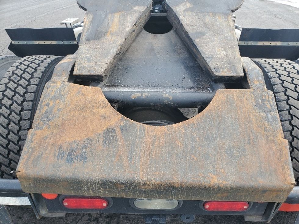 Day Cab Tractor-Heavy Duty Tractors-International-2020-RH613-White Deer-PA-104,559\n\t\tmiles-$ 17,250 - Image 6