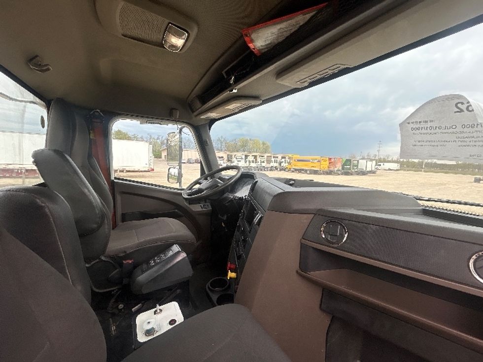 Day Cab Tractor-Heavy Duty Tractors-International-2021-HX615-Kalamazoo-MI-60,424\n\t\tmiles-$ 66,000 - Image 14