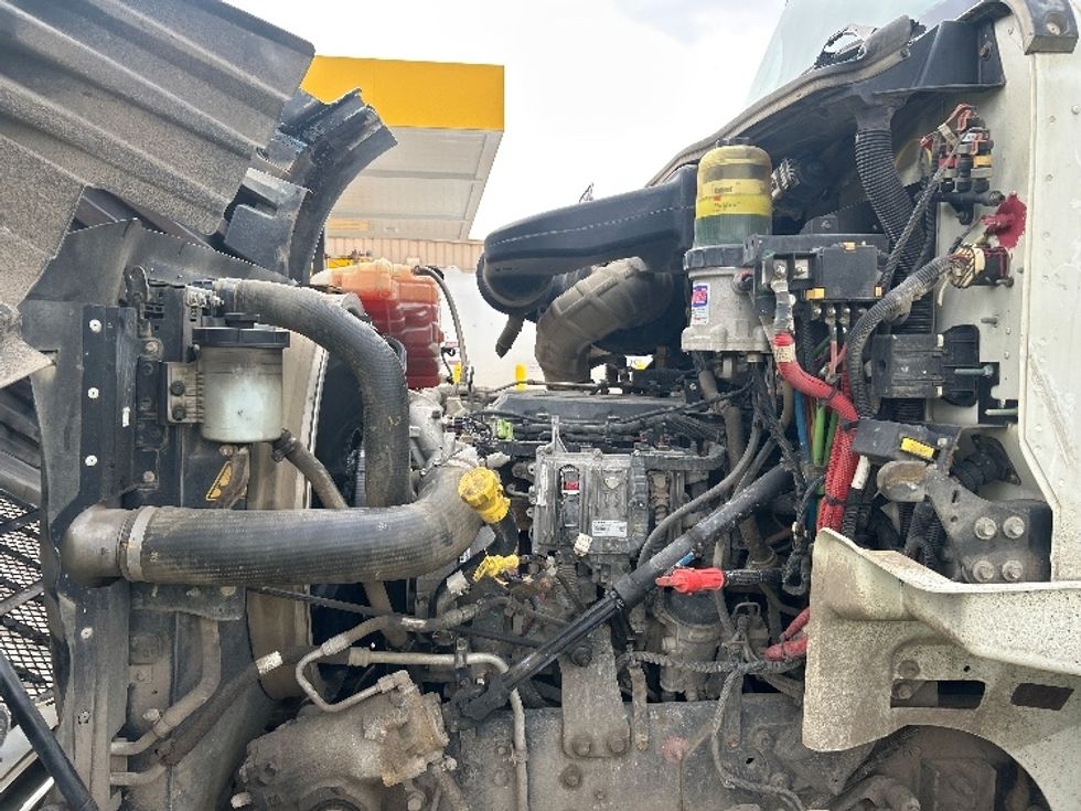 Day Cab Tractor-Heavy Duty Tractors-International-2021-HX615-Kalamazoo-MI-73,591\n\t\tmiles-$ 70,500 - Image 16