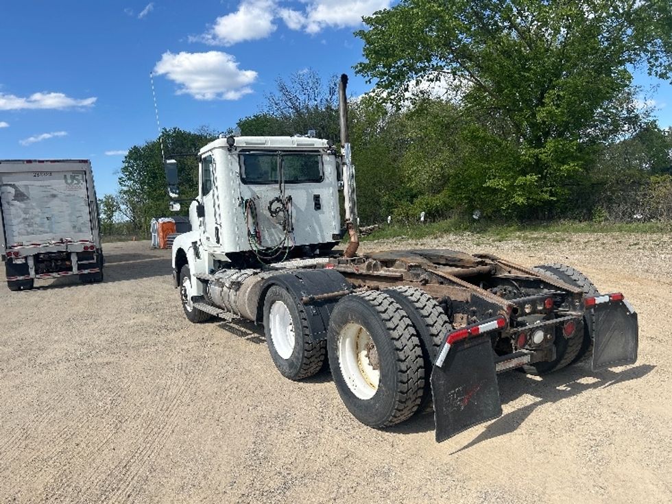 Day Cab Tractor-Heavy Duty Tractors-International-2021-HX615-Kalamazoo-MI-73,591\n\t\tmiles-$ 70,500 - Image 5