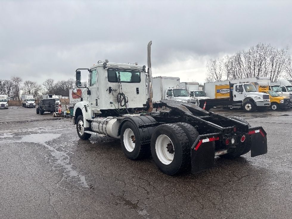 Day Cab Tractor-Heavy Duty Tractors-International-2021-HX615-Lansing-MI-60,703\n\t\tmiles-$ 68,000 - Image 5