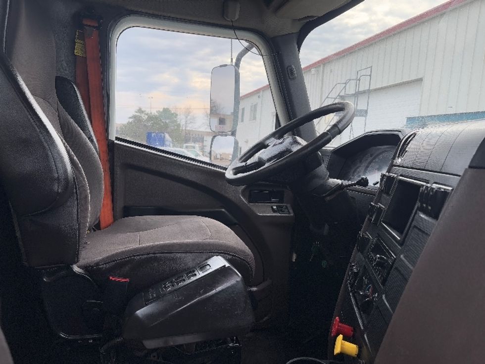 Day Cab Tractor-Heavy Duty Tractors-International-2021-HX615-Lansing-MI-74,501\n\t\tmiles-$ 56,500 - Image 14