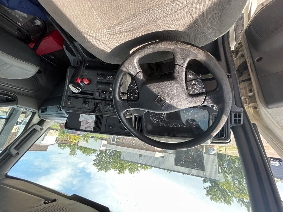 Day Cab Tractor-Heavy Duty Tractors-International-2021-LT625-Comstock Park-MI-439,083\n\t\tmiles-$ 52,500 - Image 11