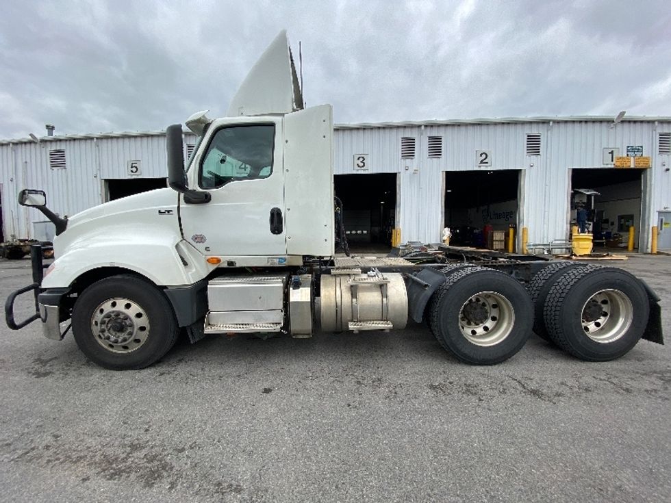 Day Cab Tractor-Heavy Duty Tractors-International-2021-LT625-Conklin-NY-441,354\n\t\tmiles-$ 40,250 - Image 2
