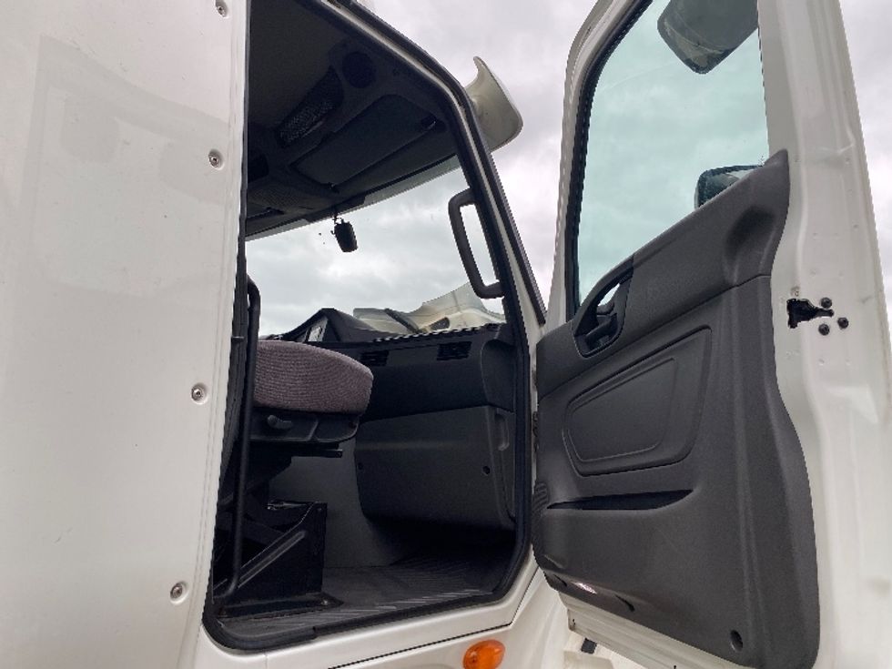 Day Cab Tractor-Heavy Duty Tractors-International-2021-LT625-Conklin-NY-474,890\n\t\tmiles-$ 37,250 - Image 12