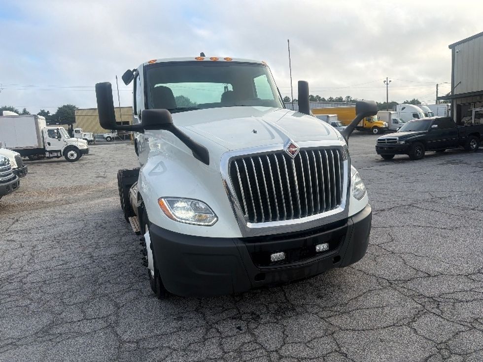 Day Cab Tractor-Heavy Duty Tractors-International-2021-LT625-Forest Park-GA-102,170\n\t\tmiles-$ 35,500 - Image 1