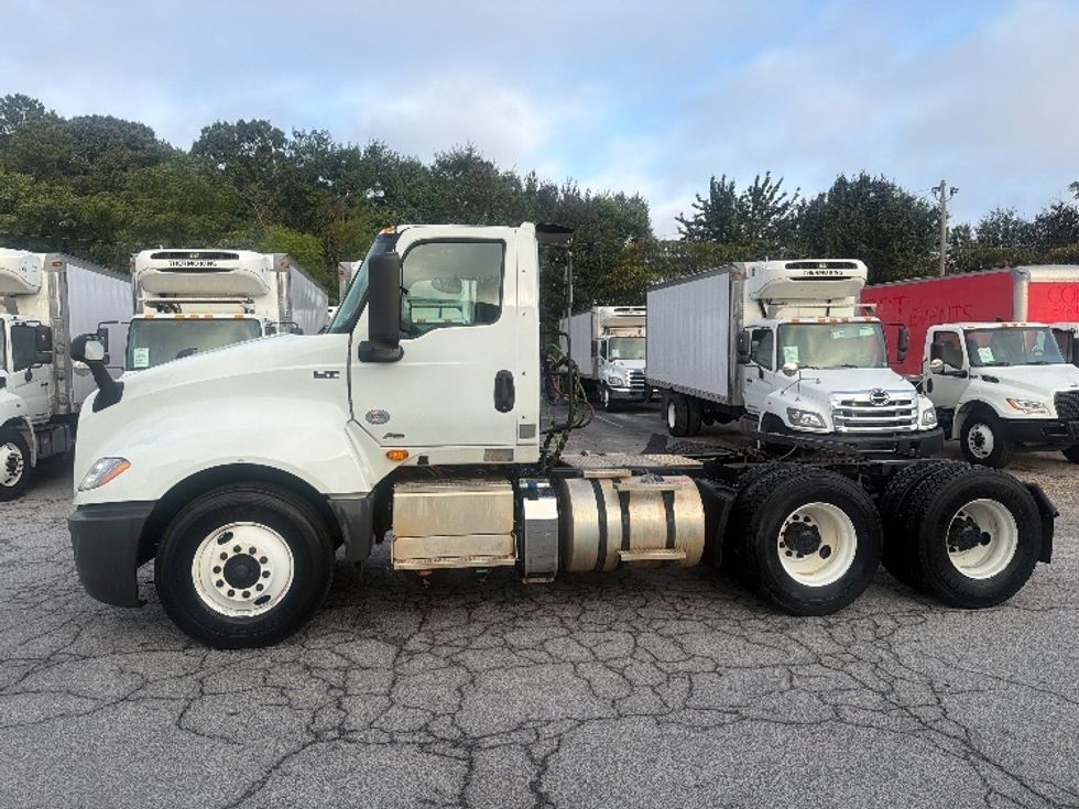 Day Cab Tractor-Heavy Duty Tractors-International-2021-LT625-Forest Park-GA-102,170\n\t\tmiles-$ 35,500 - Image 4