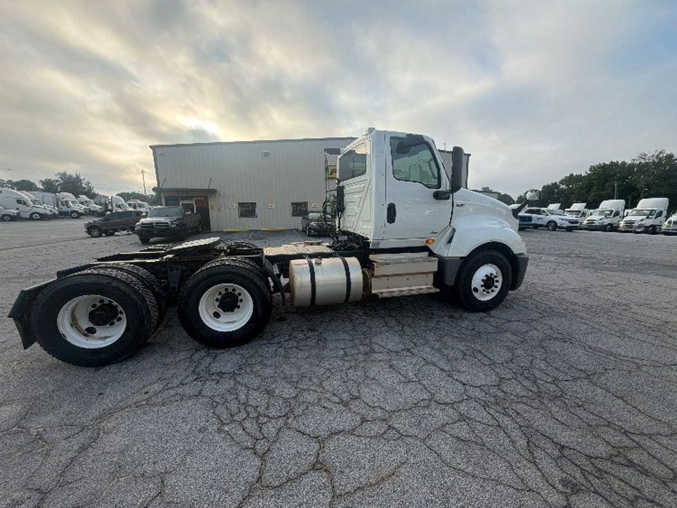 Day Cab Tractor-Heavy Duty Tractors-International-2021-LT625-Forest Park-GA-102,170\n\t\tmiles-$ 35,500 - Image 8