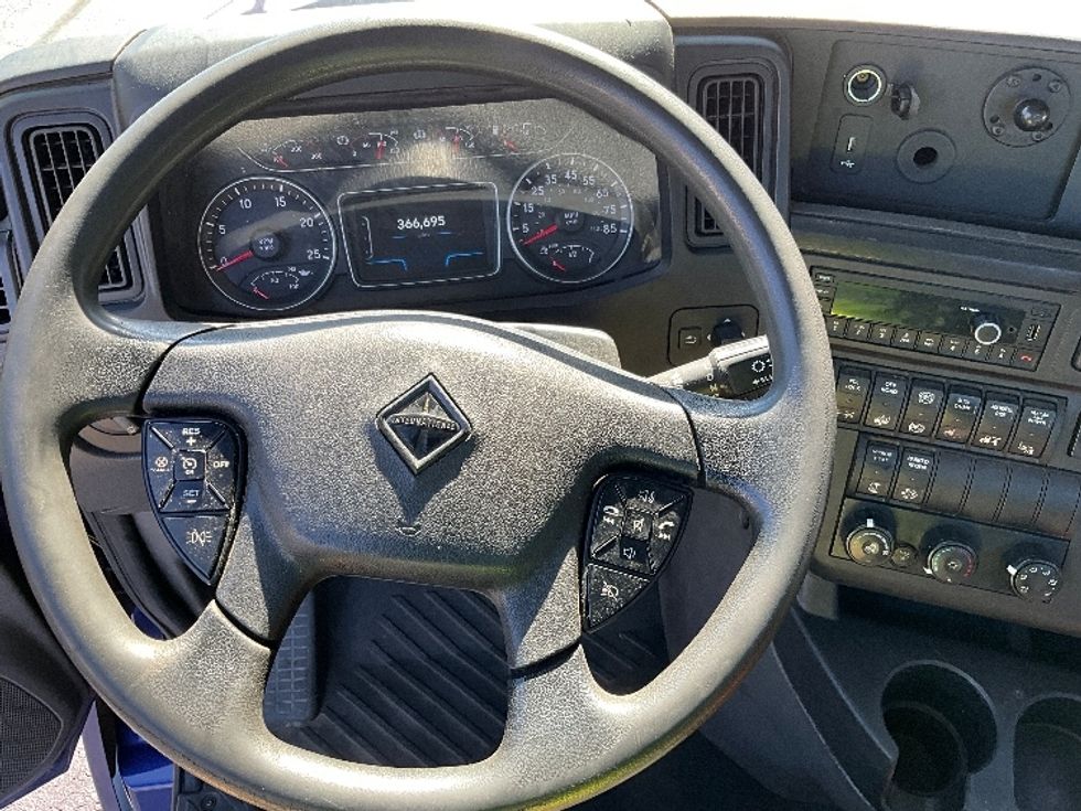 Day Cab Tractor-Heavy Duty Tractors-International-2021-LT625-Kennesaw-GA-366,695\n\t\tmiles-$ 30,750 - Image 11