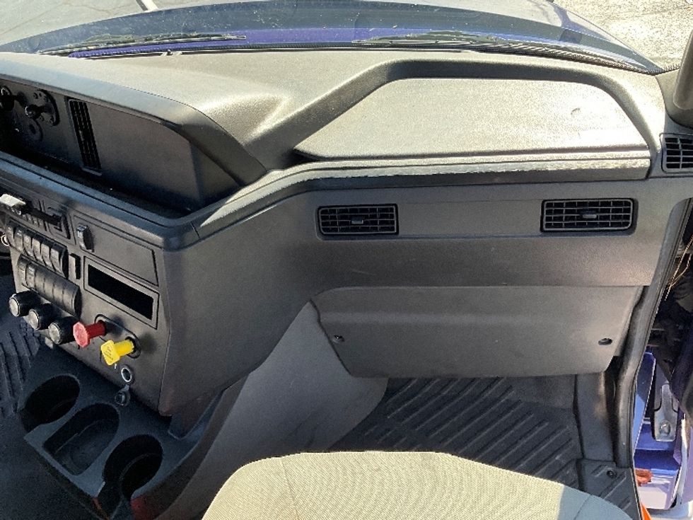 Day Cab Tractor-Heavy Duty Tractors-International-2021-LT625-Kennesaw-GA-366,695\n\t\tmiles-$ 30,750 - Image 13