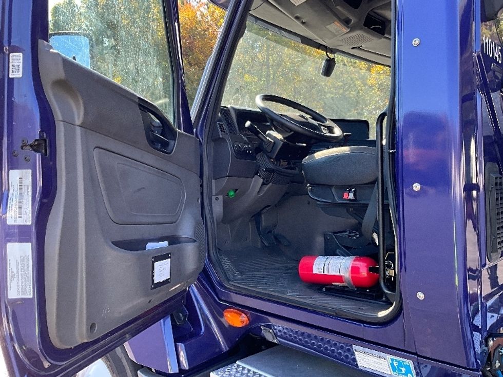 Day Cab Tractor-Heavy Duty Tractors-International-2021-LT625-Kennesaw-GA-366,695\n\t\tmiles-$ 30,750 - Image 9