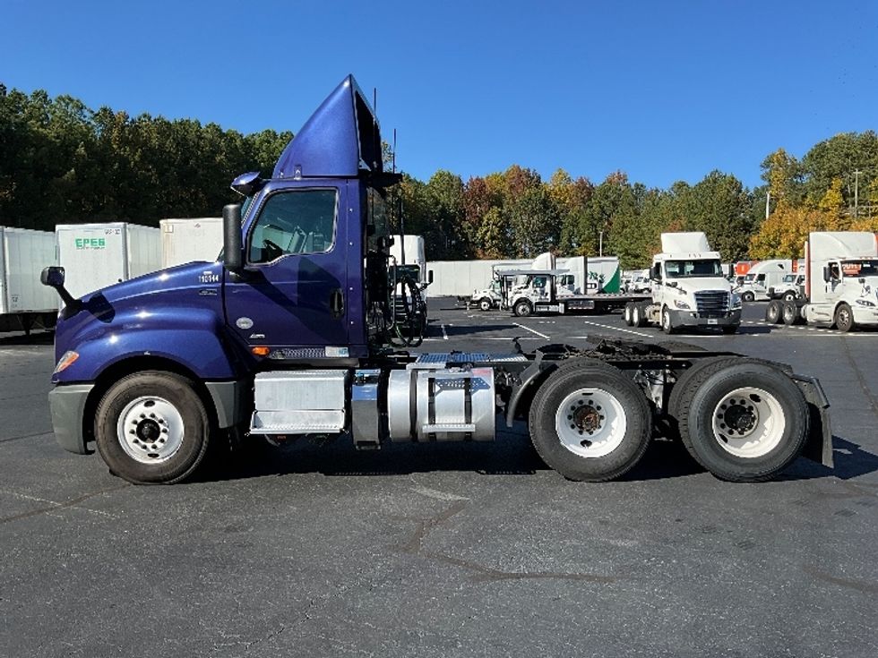 Day Cab Tractor-Heavy Duty Tractors-International-2021-LT625-Kennesaw-GA-375,317\n\t\tmiles-$ 30,000 - Image 4