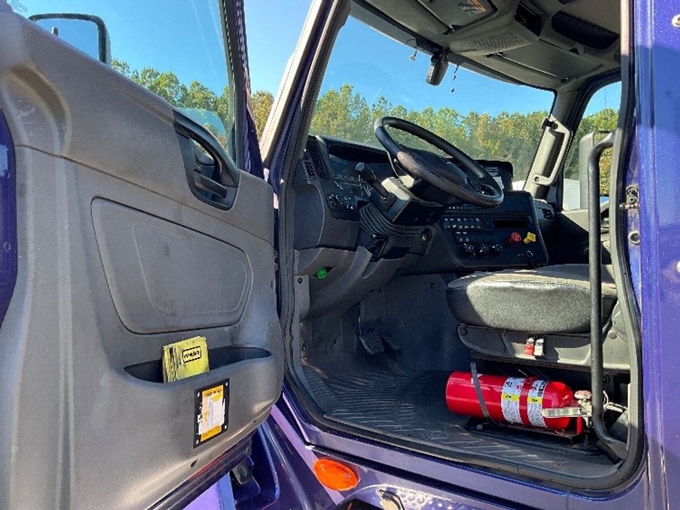 Day Cab Tractor-Heavy Duty Tractors-International-2021-LT625-Kennesaw-GA-375,317\n\t\tmiles-$ 30,000 - Image 9