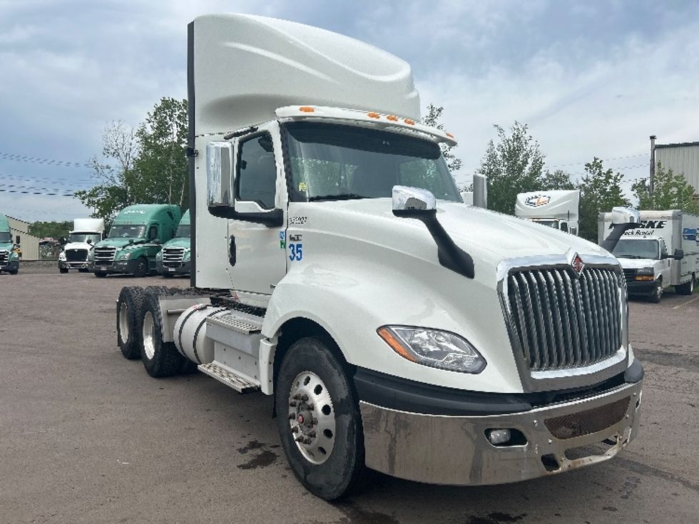 Day Cab Tractor-Heavy Duty Tractors-International-2021-LT625-Moncton-NB-516,427\n\t\tkm-$ 40,250 - Image 1