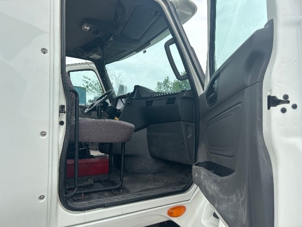 Day Cab Tractor-Heavy Duty Tractors-International-2021-LT625-Moncton-NB-516,427\n\t\tkm-$ 40,250 - Image 12