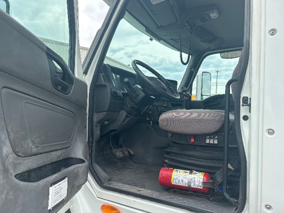 Day Cab Tractor-Heavy Duty Tractors-International-2021-LT625-Moncton-NB-516,427\n\t\tkm-$ 40,250 - Image 9