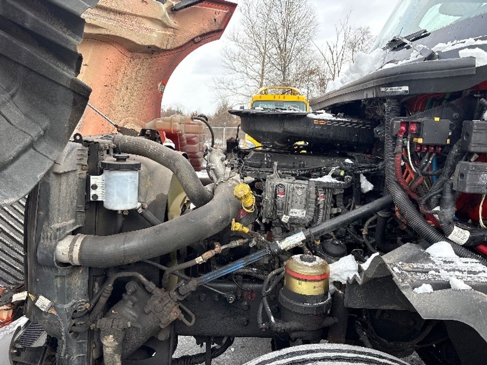 Day Cab Tractor-Heavy Duty Tractors-International-2021-LT625-Montgomery-NY-284,465\n\t\tmiles-$ 29,750 - Image 16