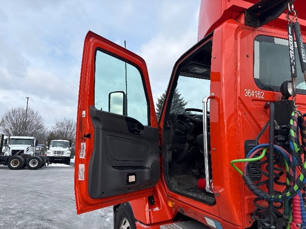 Day Cab Tractor-Heavy Duty Tractors-International-2021-LT625-Montgomery-NY-284,465\n\t\tmiles-$ 29,750 - Image 9