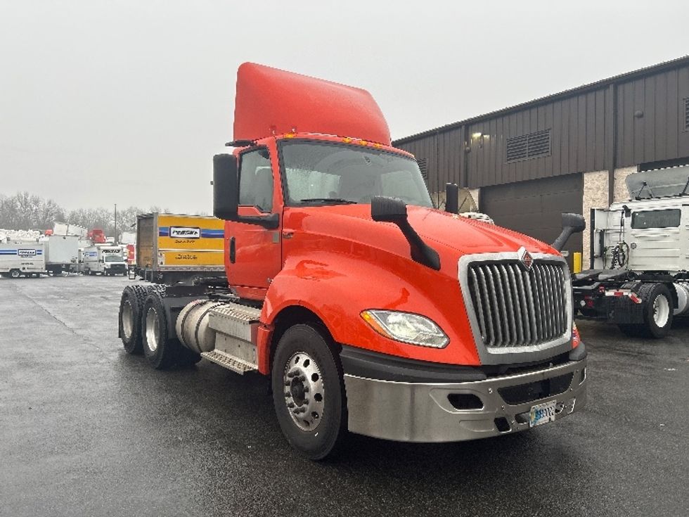 Day Cab Tractor-Heavy Duty Tractors-International-2021-LT625-Montgomery-NY-289,625\n\t\tmiles-$ 23,250 - Image 1